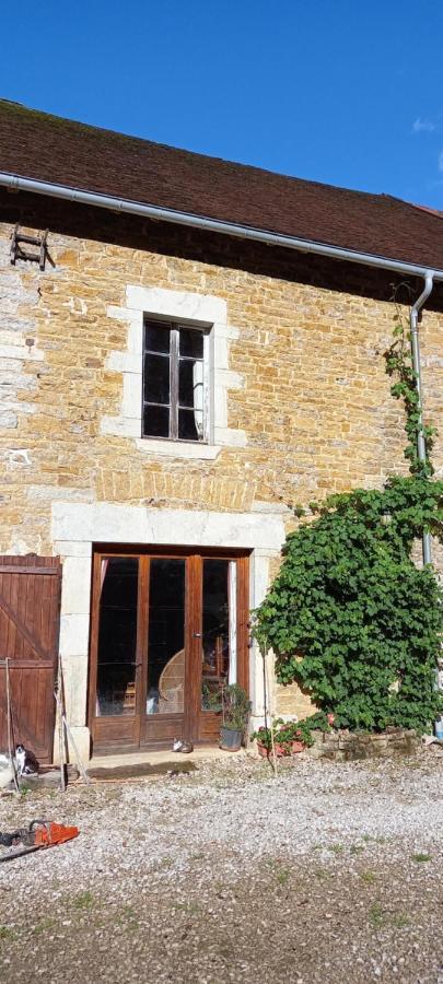 Appartement De Charme Dans Une Maison Isolee Presilly  Exterior photo